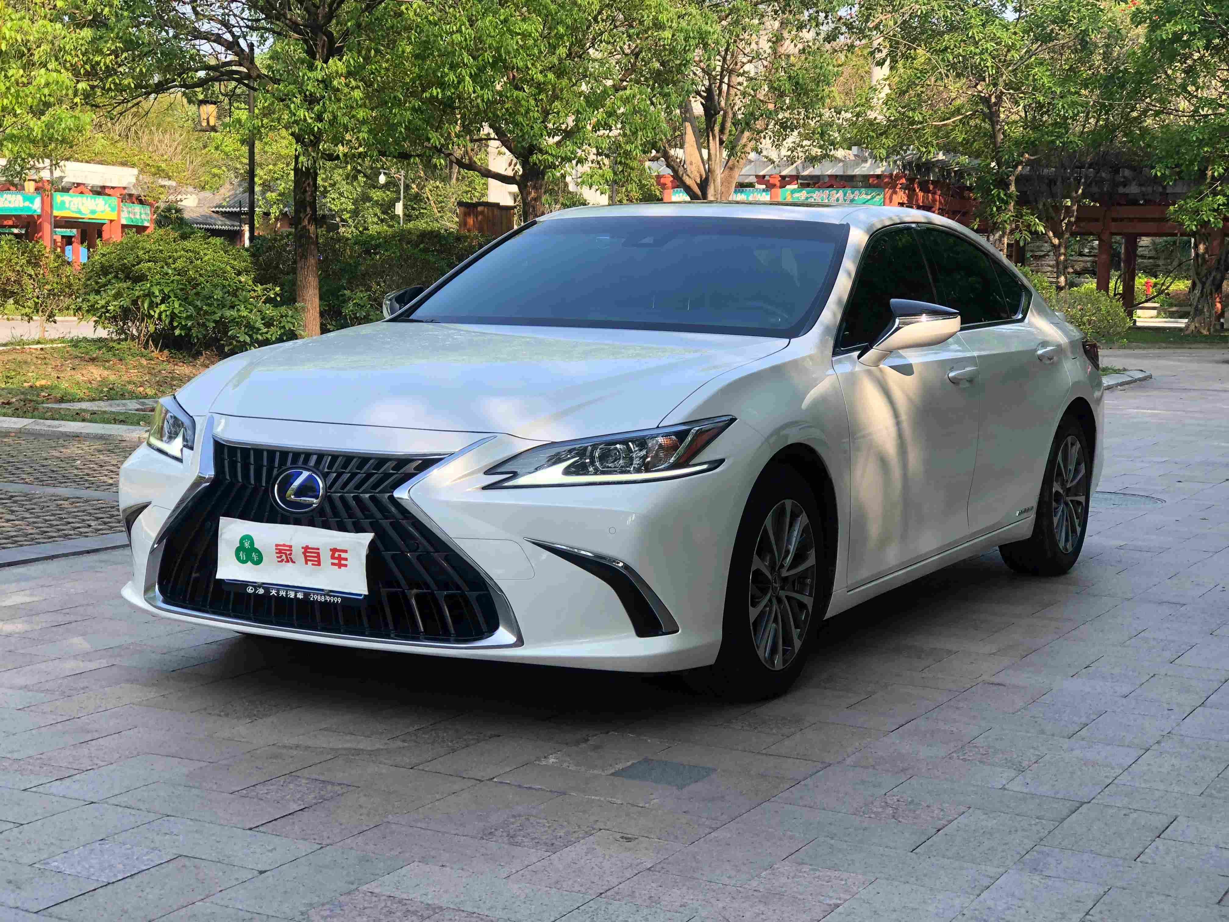 Lexus ES 2021 300h Premium Edition